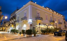 Palazzo Bonomi Hotel Bisceglie Exterior photo