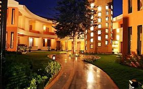 Sahil Sarovar Portico Hotel Lonavala Exterior photo