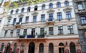 Silver Hotel Budapest City Center Exterior photo