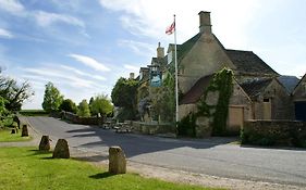 The Swan Inn Swinbrook Burford Exterior photo