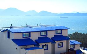 Secret Blue Pension Hotel Namhae Exterior photo