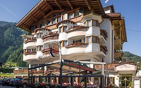 Hotel Andrea Mayrhofen Exterior photo