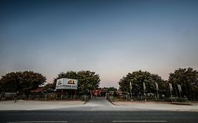 Mokoro Lodge Maun Exterior photo