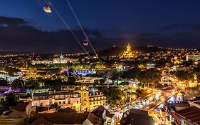 New Apartment With Amazing Views In Old Tbilisi Exterior photo