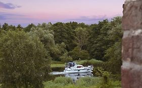 Relais & Chateaux Gutshaus Stolpe Hotel Stolpe an der Peene Exterior photo