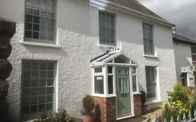 Deri-Down Guest House Abergavenny Exterior photo