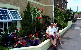 The Guest House Abergavenny Exterior photo