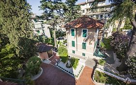 Villa Aurora Residence - Hostel Rome Exterior photo