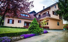 Apartments And Rooms Stefanac Slunj Exterior photo