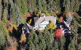 The Inn At The Ninth Hole Bed & Breakfast Salmon Arm Exterior photo