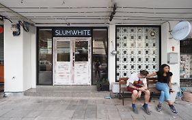 Slumwhite Hostel Bangkok Exterior photo