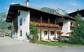 Chalet Hilde Aparthotel Lech Exterior photo