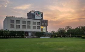 The Mystic Palms Hotel Mathura Exterior photo