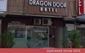 Dragon Door Hotel Sitiawan Exterior photo