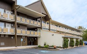 Days Inn By Wyndham Harrisburg North Exterior photo