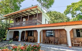 Cabinas Arrecife Hotel Cahuita Exterior photo