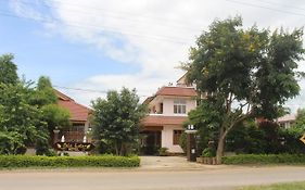 Inle Lotus Hotel Nyaung Shwe Exterior photo