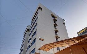 Hotel Savshanti Towers Vadodara Exterior photo