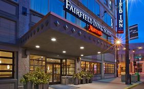 Fairfield Inn & Suites By Marriott Milwaukee Downtown Exterior photo