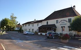 Au Puits Enchante Hotel Saint-Martin-en-Bresse Exterior photo