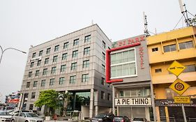 Pj Park Hotel @ Damansara Uptown Petaling Jaya Exterior photo