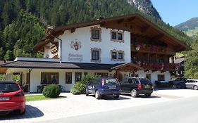 Chalet Walchenhof Villa Mayrhofen Exterior photo