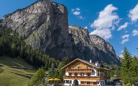 Hotel Val Sëlva Exterior photo