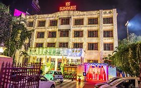 Hotel Sun Park Zirakpur Exterior photo