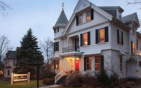 Lang House On Main Street Bed & Breakfast Bed and Breakfast Burlington Exterior photo