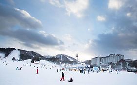 Yongpyong Resort - Tower Condo Pyeongchang Exterior photo