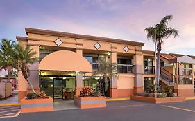 Travelodge By Wyndham Fort Myers North Exterior photo