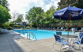 Courtyard By Marriott New York Laguardia Airport Hotel Exterior photo