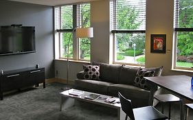 Suites At 118 - Bloomington Exterior photo