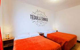 Tequila Sunrise Hostel Guatemala-Stad Exterior photo