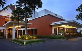 Hotel Santika Premiere Malang Exterior photo