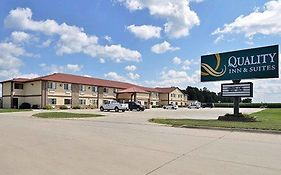 Quality Inn & Suites Grinnell Near University Exterior photo