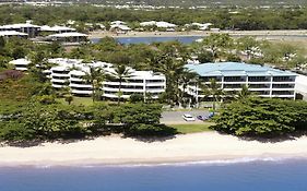 Roydon Beachfront Apartments Trinity Beach Exterior photo