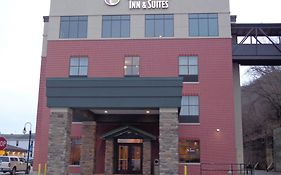 Cobblestone Inn & Suites - Marquette Exterior photo