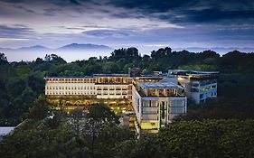 Padma Hotel Bandung Exterior photo