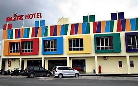 Blitz Hotel Batam Exterior photo