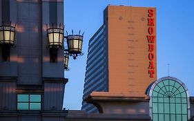 The Showboat Hotel Atlantic City Exterior photo