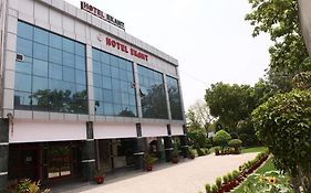 Hotel Ekant Faridabad Exterior photo