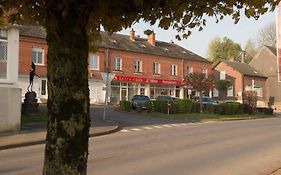 Entre Nous Hotel Rozoy-sur-Serre Exterior photo