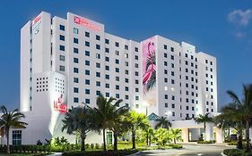 Hilton Garden Inn Miami Dolphin Mall Exterior photo