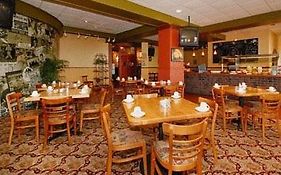 Clarion Hotel & Conference Center Springfield Restaurant photo