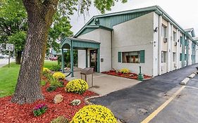 Rodeway Inn Appleton Exterior photo