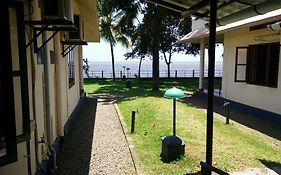 Illikkalam Lakeside Cottages Kumarakom Exterior photo