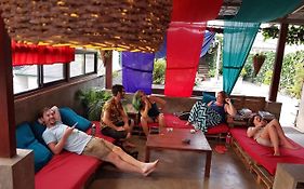 Colombo Beach Hostel Dehiwala-Mount Lavinia Exterior photo