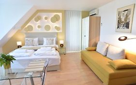 Hillside Premium Apartments Boedapest Exterior photo