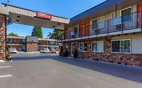 Econo Lodge Inn & Suites West Portland/Hillsboro Exterior photo
